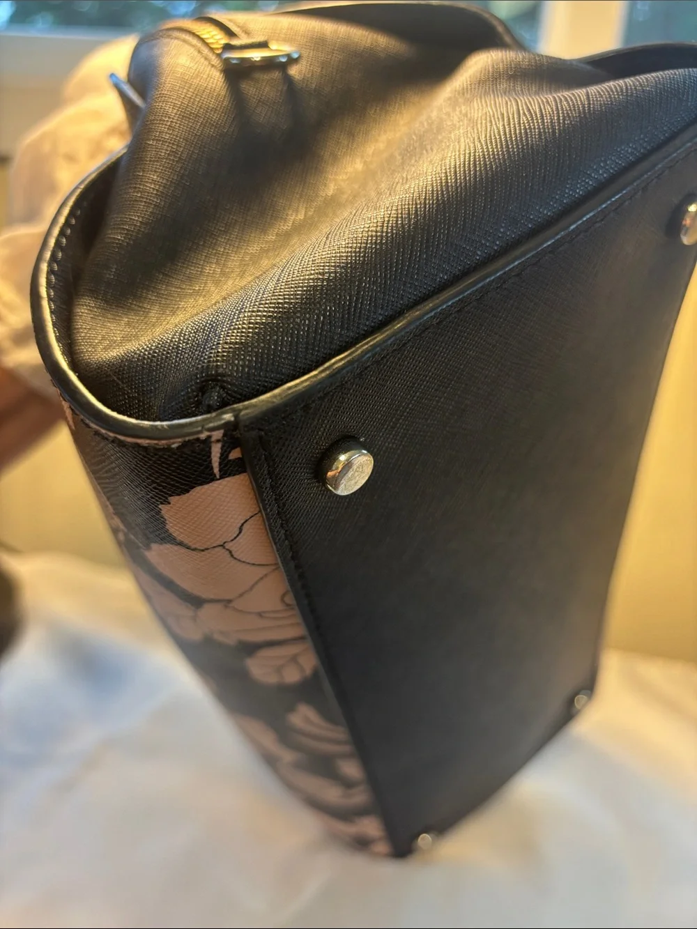 EUC Kate Spade Laurel Way Gardenia Satchel & Wallet Set